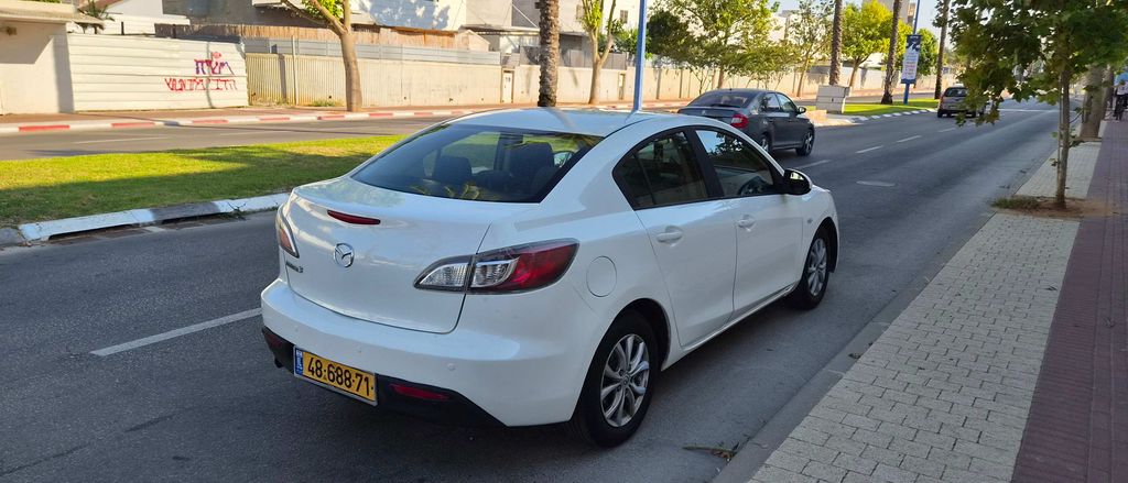 מאזדה 3