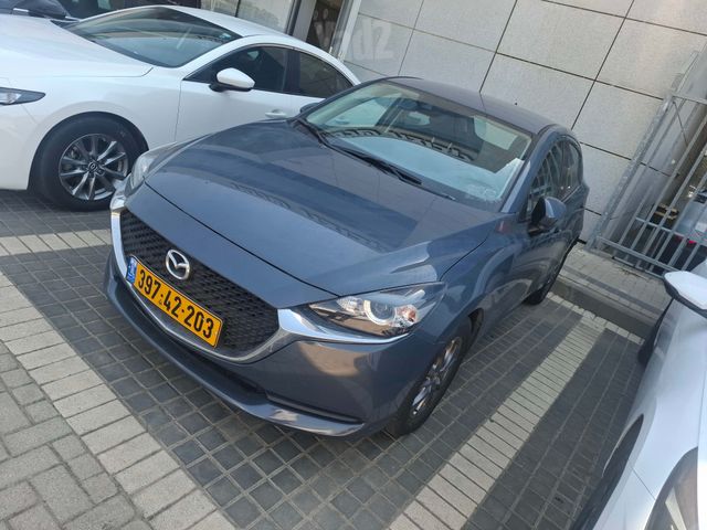 מודעת רכב מאזדה 2