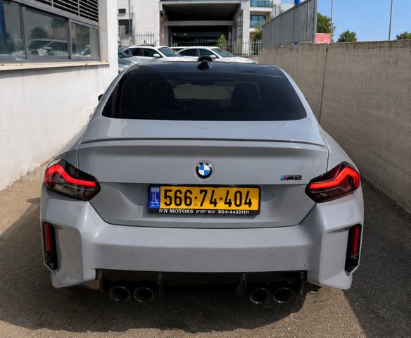 ב מ וו M2