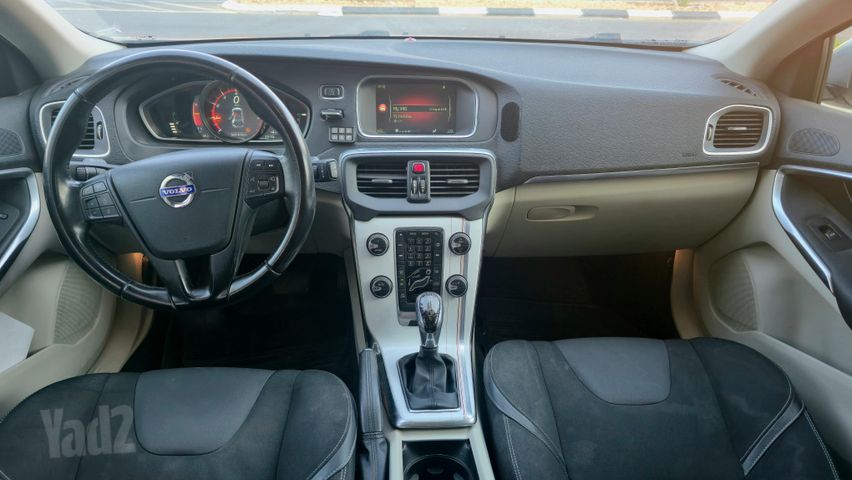 וולוו V40