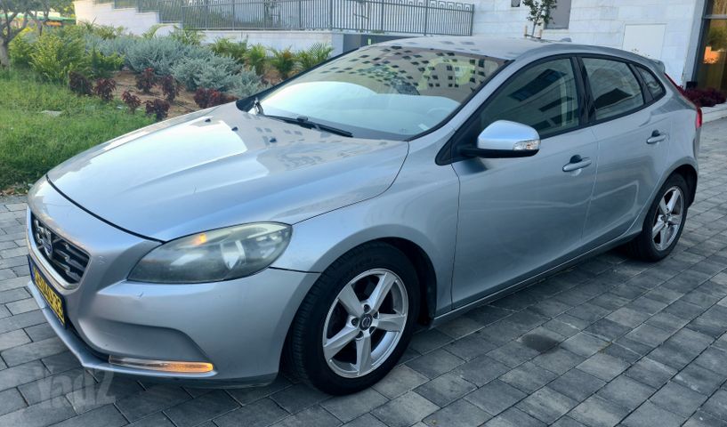 מודעת רכב וולוו V40