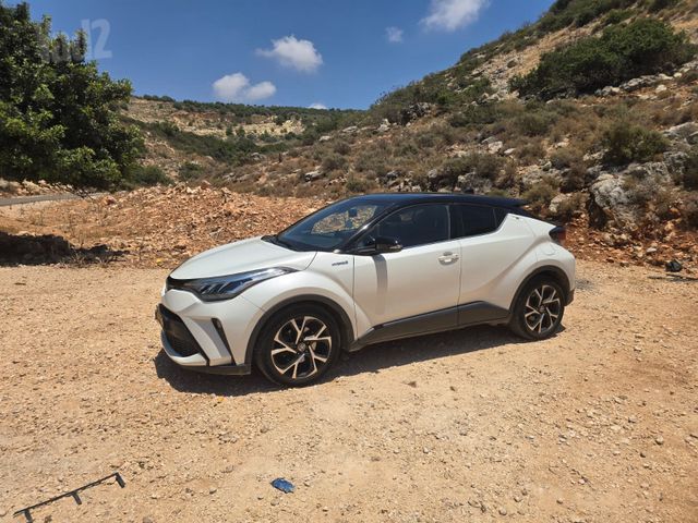 מודעת רכב טויוטה C-HR