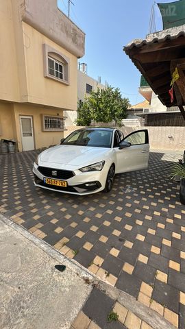 סיאט לאון
