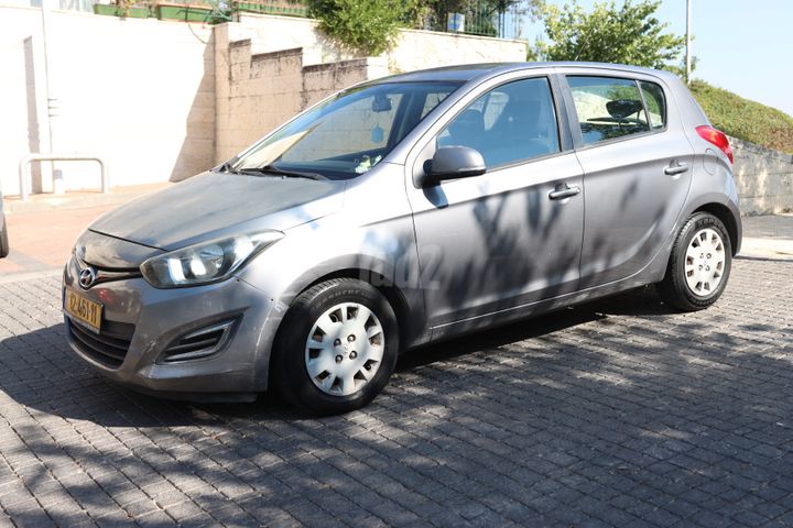 יונדאי i20