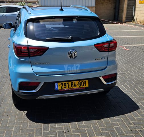 אם ג'י ZS