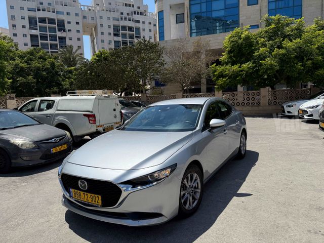 מודעת רכב מאזדה 3