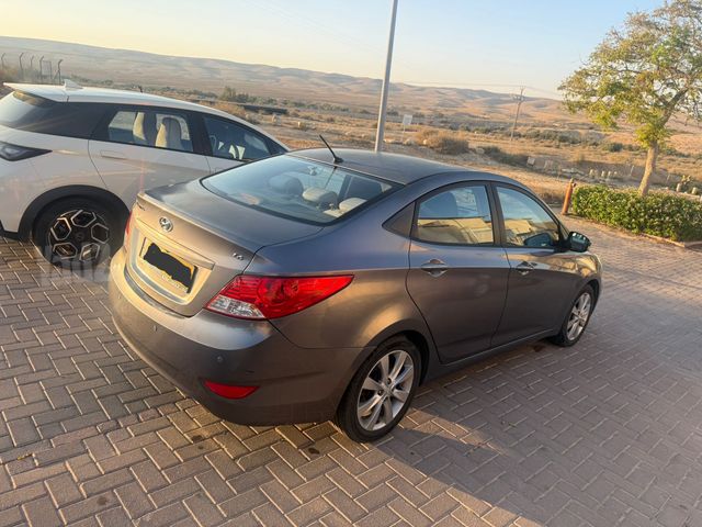 יונדאי אקסנט i25