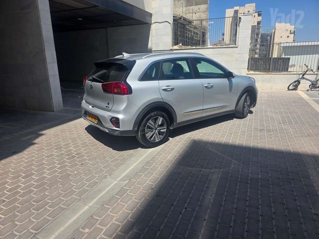 קיה נירו