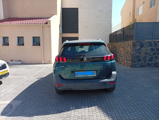 פיג'ו 5008