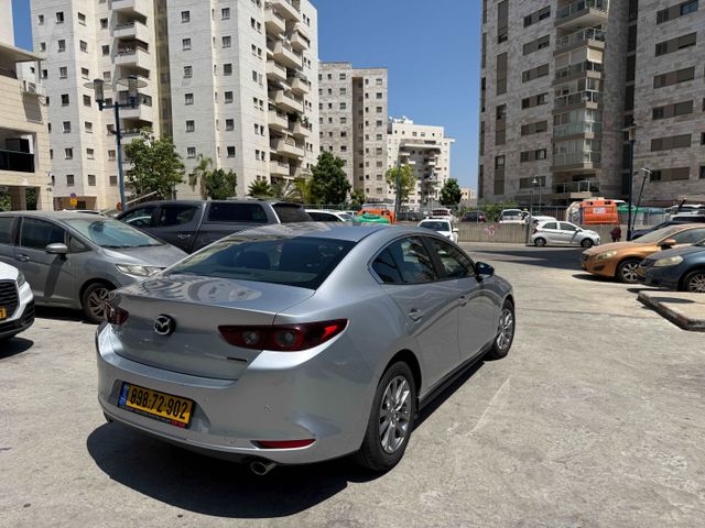 מאזדה 3