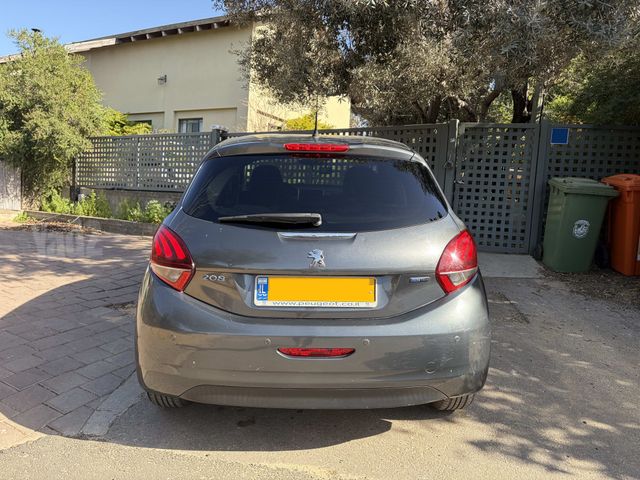 פיג'ו 208