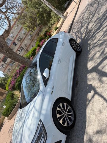 רנו מגאן