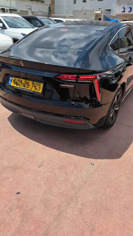 אי.וי איזי  Limo