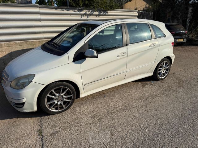 מרצדס-בנץ B-class