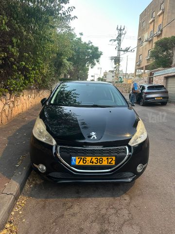פיג'ו 208