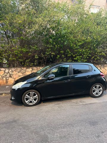 פיג'ו 208