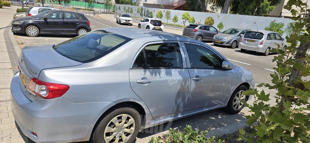 מודעת רכב טויוטה קורולה