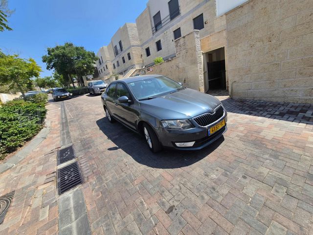 סקודה אוקטביה