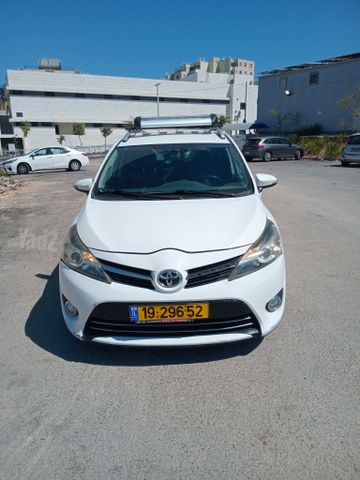 מודעת רכב טויוטה ורסו
