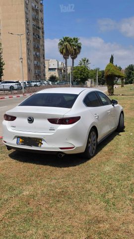 מאזדה 3