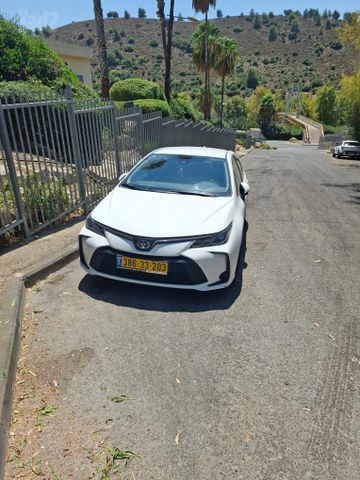 טויוטה קורולה