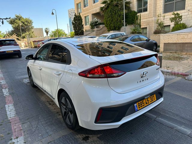 יונדאי איוניק