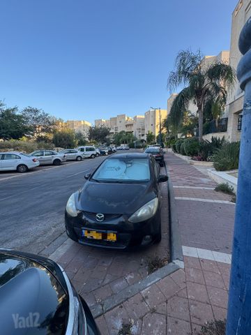 מודעת רכב מאזדה 2
