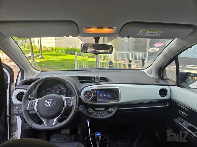 טויוטה יאריס