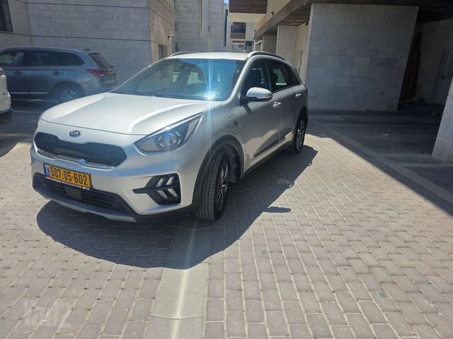 קיה נירו