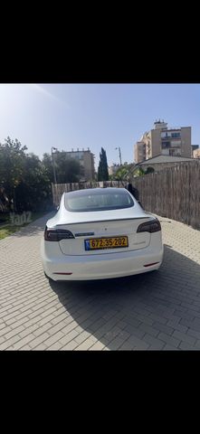 טסלה מודל 3