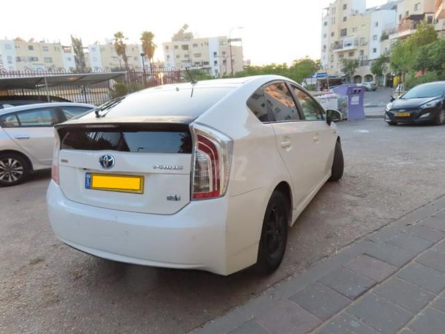 מודעת רכב טויוטה פריוס