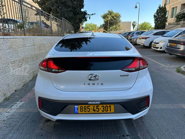 יונדאי איוניק