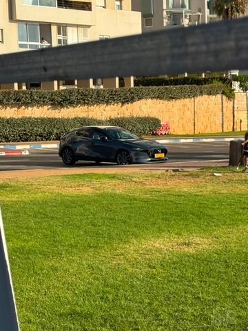 מודעת רכב מאזדה 3