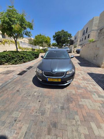 סקודה אוקטביה