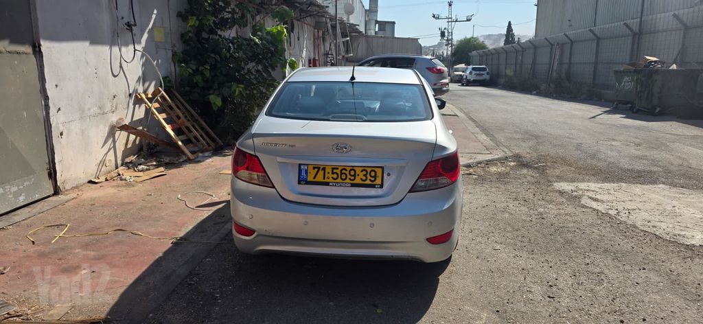 יונדאי אקסנט i25