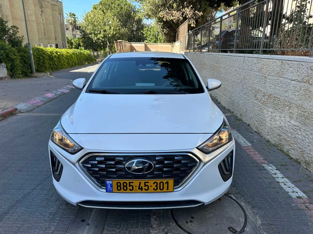 יונדאי איוניק