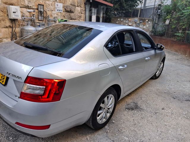 סקודה אוקטביה