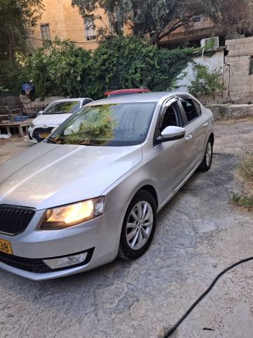 סקודה אוקטביה