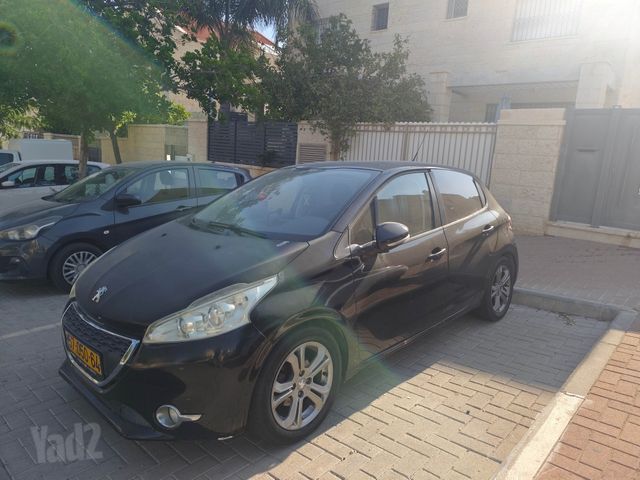 פיג'ו 208