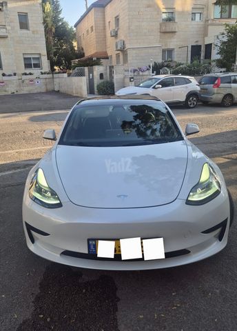 מודעת רכב טסלה מודל 3