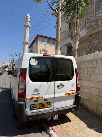 מודעת רכב סיטרואן ג'אמפי