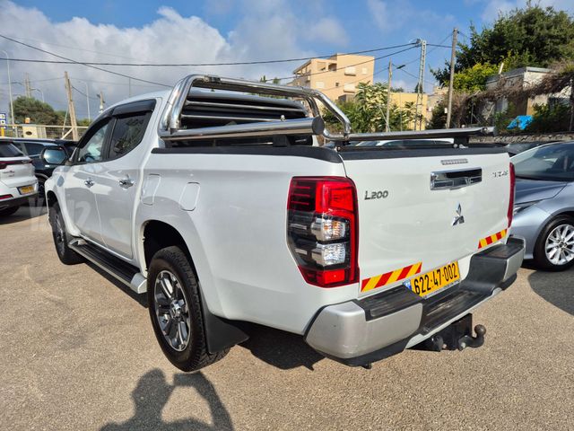 מיצובישי טרייטון / L200