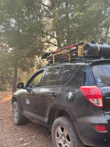 מודעת רכב טויוטה RAV4