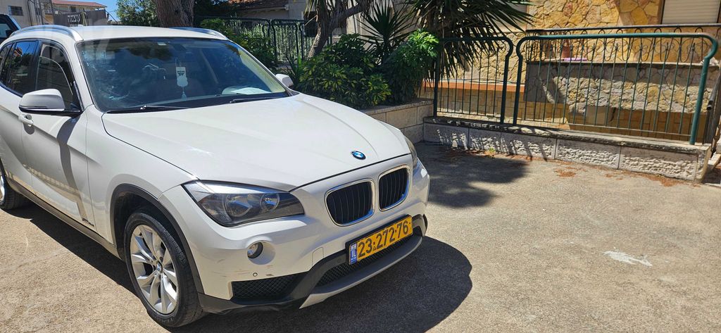 ב מ וו X1