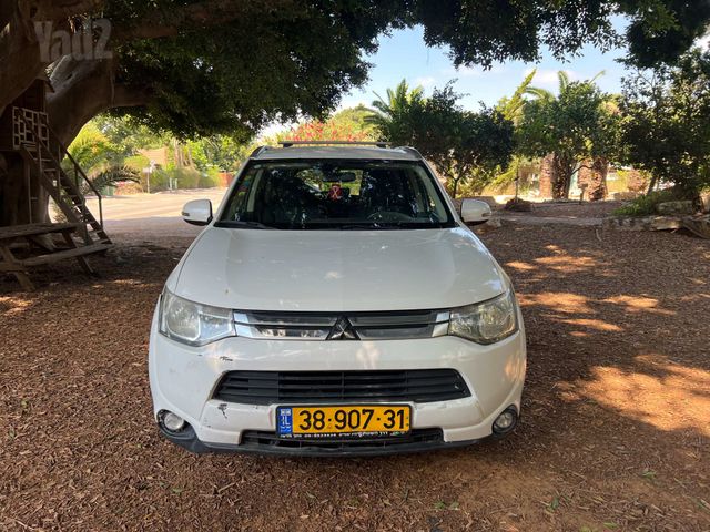 מיצובישי אאוטלנדר