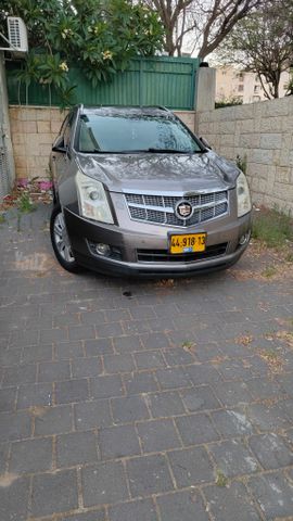 מודעת רכב קאדילק SRX