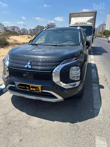 מיצובישי אאוטלנדר