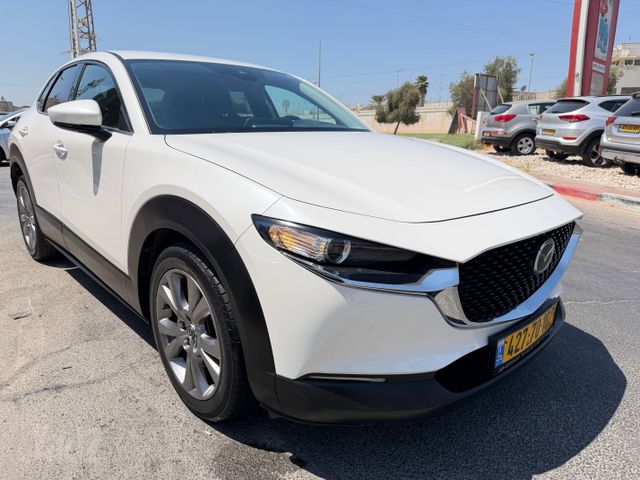 מודעת רכב מאזדה CX-30 1