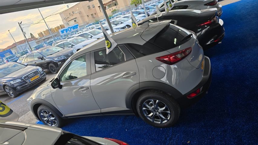 מודעת רכב מאזדה CX-3