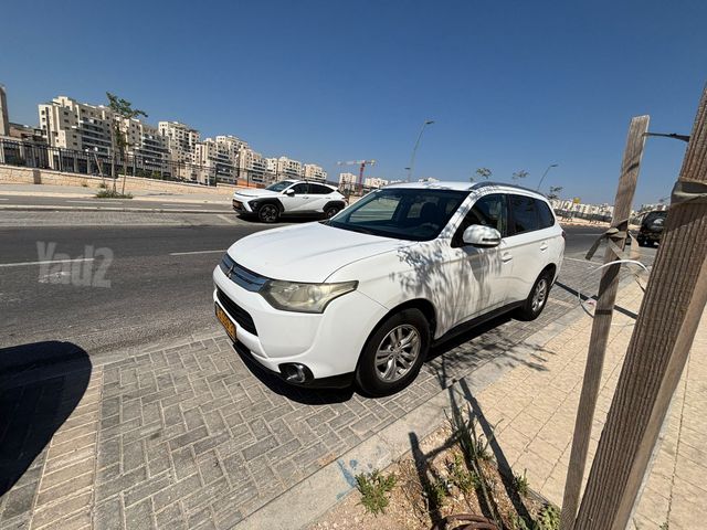 מיצובישי אאוטלנדר
